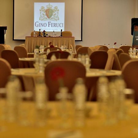 Gino Feruci Kebon Jati By Kagum Hotels Бандунг Екстериор снимка