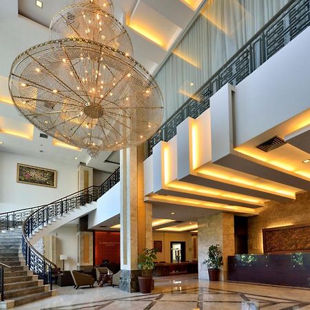 Gino Feruci Kebon Jati By Kagum Hotels Бандунг Екстериор снимка