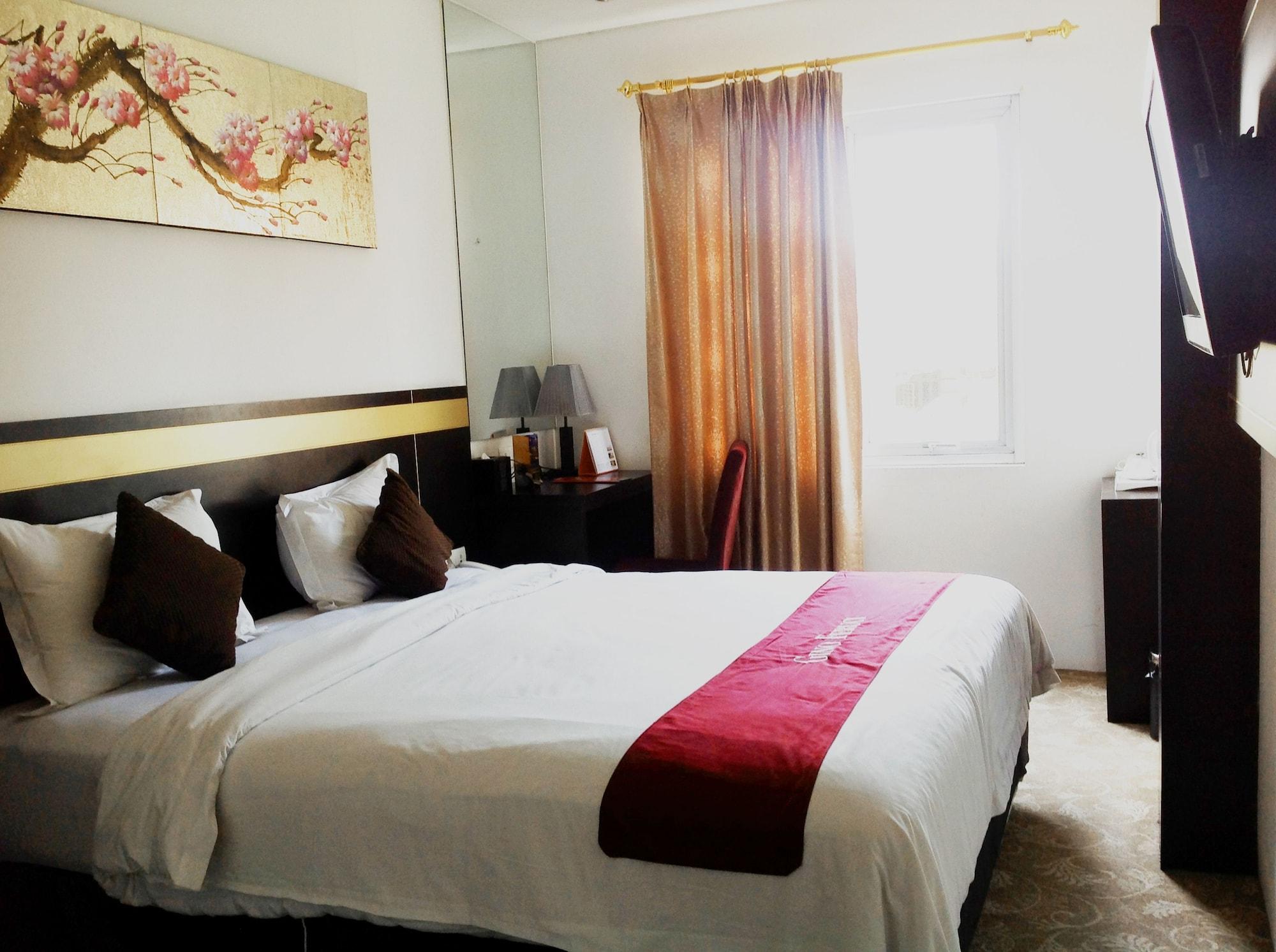Gino Feruci Kebon Jati By Kagum Hotels Бандунг Екстериор снимка