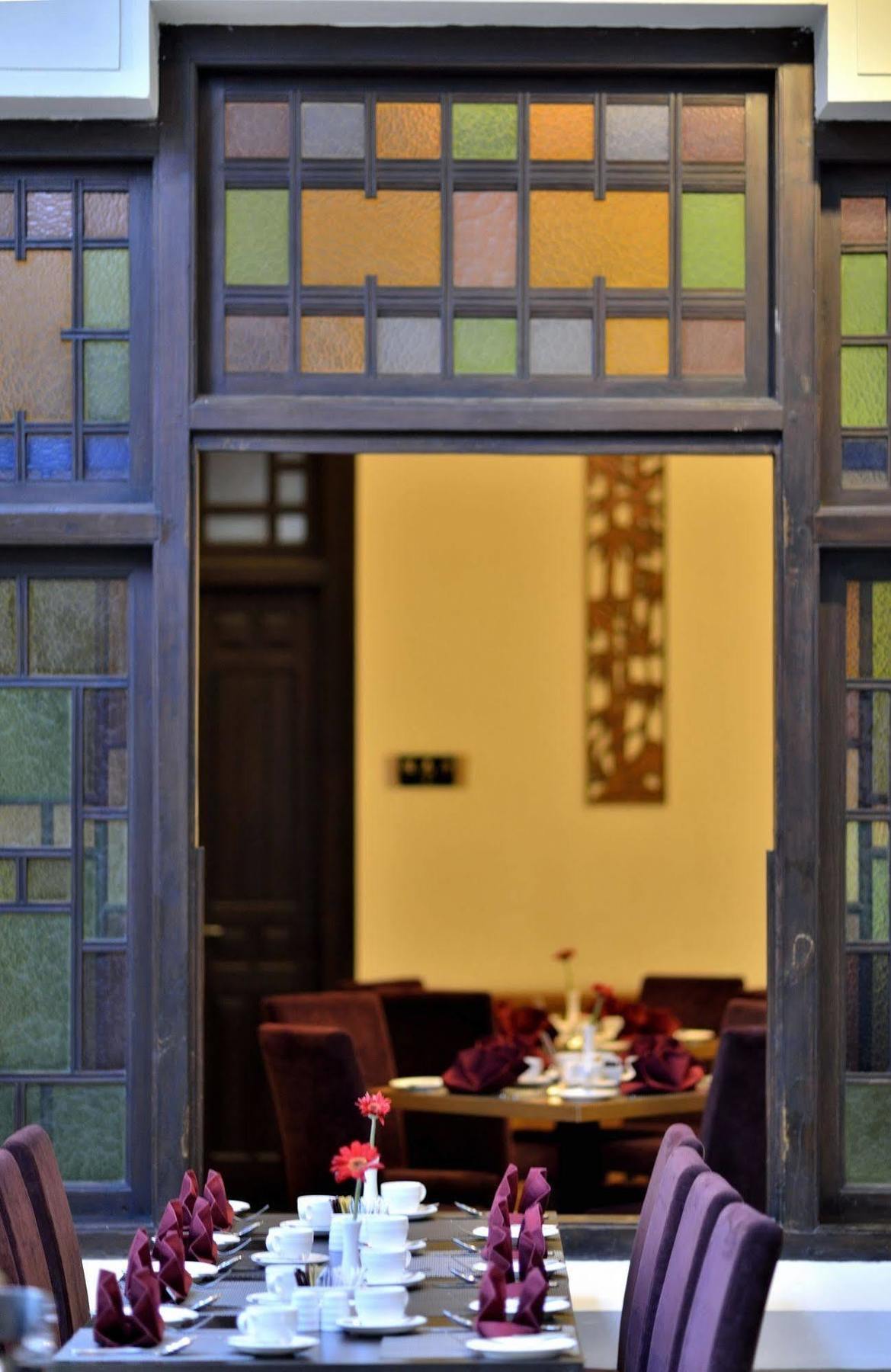 Gino Feruci Kebon Jati By Kagum Hotels Бандунг Екстериор снимка