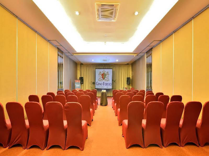 Gino Feruci Kebon Jati By Kagum Hotels Бандунг Екстериор снимка